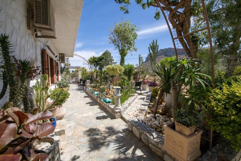 Вилла Renas Secret Garden House Ханья Экстерьер фото